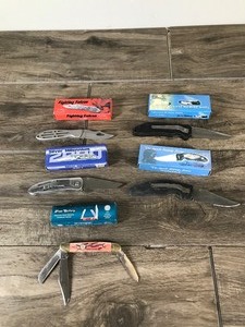 lot 435 image: Lot of 5 Knives