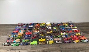 lot 438 image: Lot of Die Cast Hot Wheels  Matchbox Cars & More