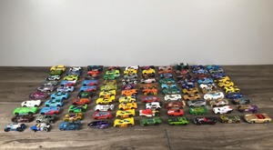 lot 443 image: Lot of Matchbox  Hot Wheels Die Cast Cars & More