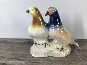 lot 585 image: Vintage Birds Figurine Made in Brazil 4200 6.5 inches tall