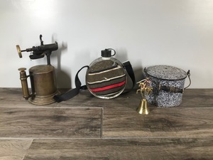 lot 588 image: Lot of Collectibles - M.W. & Co. 185 Special Blow Torch - Brass Bell - Ozark Trail Canteen - Vintage Black & White Enamelware Berry Bucket Lunch Pail With Lid & Bail Handle