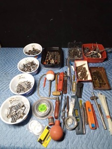 lot 633 image: Sockets, hardware, zip ties, bits, 20-gauge wire, tools