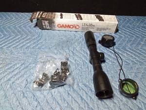 lot 621 image: Air rifle scope with ring mounts
