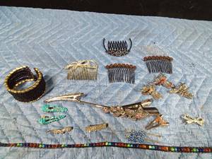 lot 546 image: Hair jewelry and more