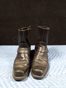 lot 533 image: Mens Harley Davidson leather boots