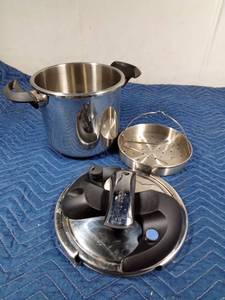 lot 511 image: Pressure cooker