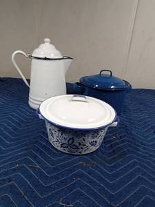 lot 514 image: Enamel wares