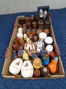 lot 505 image: Flat of salt and pepper shakers