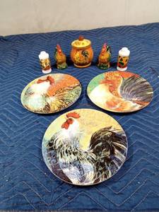 lot 507 image: Rooster items-S&P, sugar bowl, and plates