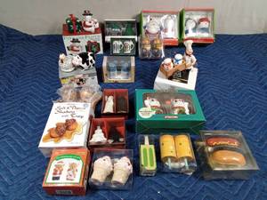 lot 501 image: Flat of salt and pepper shakers including Mickey Mouse Walt Disney
