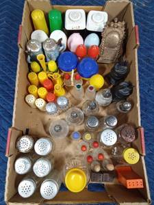 lot 503 image: Flat of salt and pepper shakers