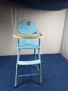 lot 497 image: Vintage Awsco metal doll hi-chair