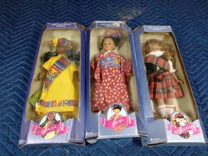 lot 469 image: 3 collector dolls of all nations