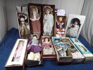 lot 489 image: Lot of 11 porcelain dolls