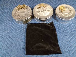 lot 473 image: 3 all metal design tins