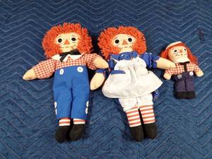 lot 467 image: 2) 1987 and 1 other Ragedy AnnAndy dolls