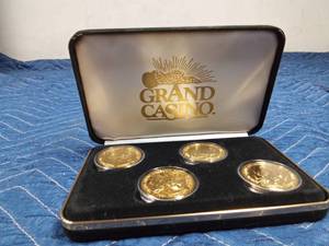 lot 462 image: 1997 Wildlife Series 3 casino coin set