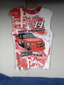 lot 143 image: New Nascar Tony Stewart #14 T-shirt