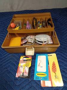 lot 131 image: Old Pal tackle box of tackle