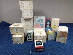 lot 128 image: Box of 1985-1992 Precious Moments and 1 Hallmark car ornament (all in their original box)