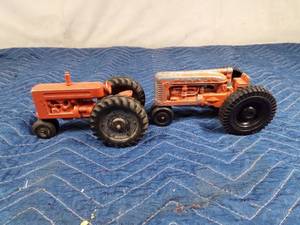 lot 122 image: 2 Toy tractors