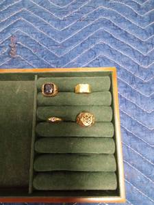 lot 119 image: 4 Mens rings