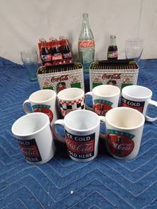 lot 116 image: Coca-Cola collectables