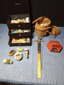 lot 105 image: Sewing supplies - some vintage