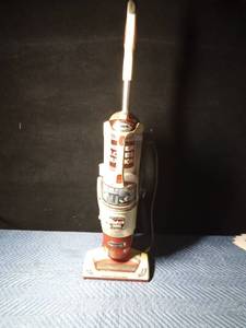 lot 640 image: shark professional vacuum
