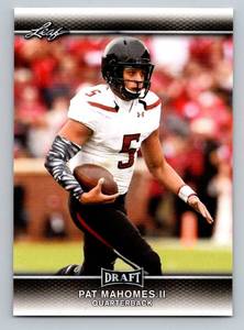 lot 8 image: Patrick Mahomes RC 2017 Leaf Draft #56 Rookie Football Card
