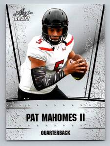 lot 10 image: Patrick Mahomes RC 2017 Leaf Draft #07 Rookie Football Card