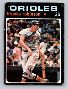 lot 131 image: Brooks Robinson 1971 Topps #300 Vintage Baseball Card
