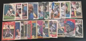 lot 28A image: Kirby Puckett 25 Minnesota Twins Baseball Cards