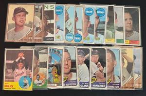 lot 86A image: Minnesota Twins 20 Card 1961-1972 Topps Vintage Baseball Lot