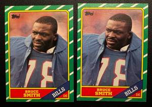 lot 129 image: Bruce Smith (2) RC Lot - 1986 Topps #389 Vintage Football Rookie Cards
