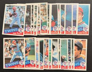 lot 149 image: Minnesota Twins 1985 Topps Team Set - 30 Cards Including Kirby Puckett RC - Baseball