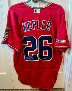 lot 4 image: Max Kepler Signed Jersey with Fan HQ COA - Minnesota Twins Majestic Authentic Jersey Size 44