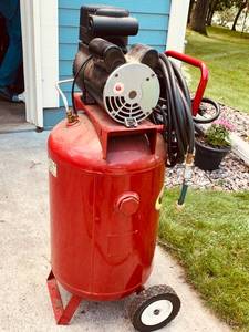 lot 2 image: COLEMAN POWERMATE Air Compressor