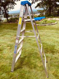 lot 47 image: 6 foot WERNER Ladder