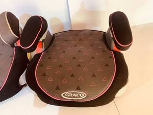 lot 65 image: 2 GRACO Child Car Seats