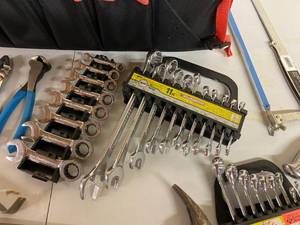 lot 42 image: HUSKY Toolbox and Tools