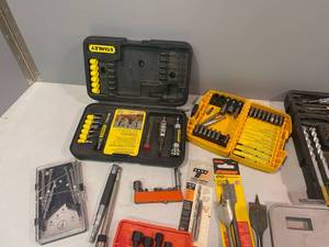 lot 81 image: Miscellaneous Drill bits and Tap and Die Set