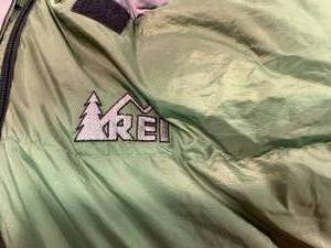 lot 75 image: Sleeping Bags by BIG AGNES AND REI