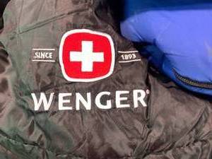 lot 76 image: WENGER, SUMMIT DESIGN, AND EVEREST ELITE Sleeping Bags
