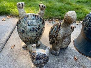 lot 106 image: Pottery for yard and garden