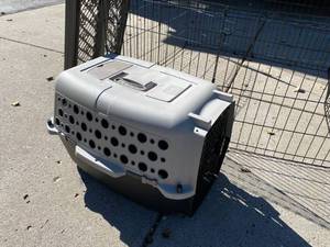 lot 118 image: Pet Fence, Kennel and Gate