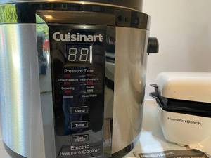 lot 126 image: Like New Appliances - CUISINEART Cooker, HAMILTON BEACH Meal Maker