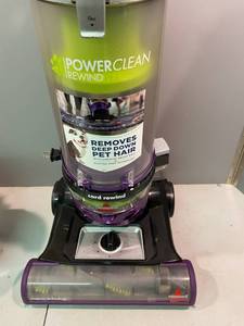 lot 136 image: Got Pets BISSEL Cleaning Spotbot and Pet Vac
