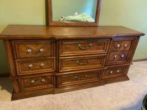 lot 164 image: Large Dresser with Mirror and 9 drawers