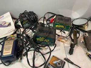 lot 171 image: Battery Chargers, etc